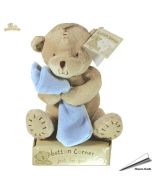 Button Corner - Knuffelbeer met blauw dekentje