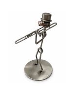 Metalen sculptuur van een trombonist met hoge hoed en bril. Ca. 18 cm hoog. Origineel cadeau voor trombonisten en muziekliefhebbers.