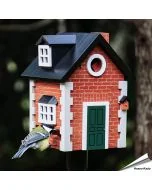 Multiholk Brick Cottage van Wildlife Garden ✔️ Nestkast en voederhuis in 1 ✔️ Voor kleine tuinvogels ✔️ Geïnspireerd op Scandinavische architectuur ➤ Bestel bij Hoezo-Kado