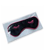 Zwart oogmasker met roze wimpers en roze rand. Gemaakt van nylon en ca. 185 x 70 mm groot. Speels slaapmasker voor thuis of onderweg.