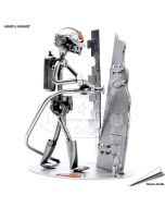 Hinz & Kunst brandweerman sculptuur met deur – metalen beeldje