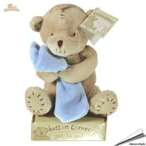 Button Corner - Knuffelbeer met blauw dekentje