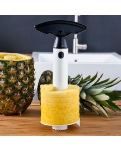 Vacu Vin ananassnijder voor snel schillen, ontkernen en snijden van verse ananas. Maakt mooie schijven, houdt de schil intact en is vaatwasserbestendig.