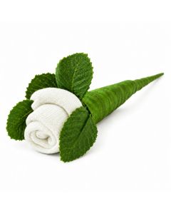 Babyblooms Baby Rosebud met crème-witte babysokjes in de vorm van een roos. Neutraal en origineel kraamcadeau voor geboorte, babyshower of kraammand.