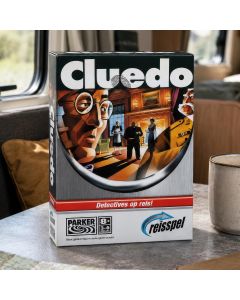 Cluedo Reisspel voor 3 tot 6 spelers vanaf 8 jaar. Ontmasker de dader, vind het wapen en de kamer. Compact en ideaal voor vakantie.