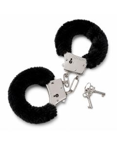 Furry Love Cuffs Zwart met zachte bekleding, korte verbindingsketting en 2 sleutels. Ondeugend accessoire voor volwassenen vanaf 18 jaar.