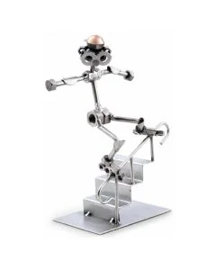 Handgemaakte Hinz & Kunst sculptuur van een inline skater met helm, skates en skate-obstakel. Origineel metalen cadeau voor iedere skate-liefhebber.
