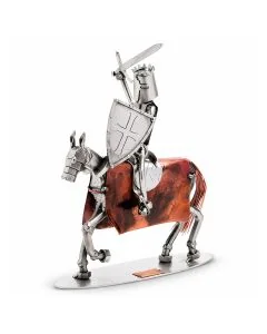 Handgemaakte Hinz & Kunst ridder te paard met schild, zwaard en koperkleurige paardendeken. 24 x 10 x 26 cm. Bijzonder metalen decoratiebeeld.