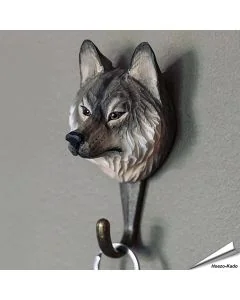 Kledinghaak - Europese wolf ✔️ Hoogwaardig hout en met de hand beschilderd ✔️ Handgemaakt, milieuvriendelijk ✔️ Maximaal draagvermogen: 10 kg ➤ Bestel op Hoezo-Kado