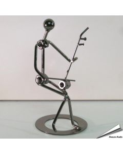Metalen muzikant met cello van ca. 16,5 cm hoog. Decoratief beeldje voor cellisten, strijkers en liefhebbers van klassieke muziek.