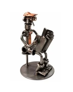 Metalen sculptuur van een zittende accordeonspeler. Ca. 14,2 cm hoog. Origineel cadeau voor accordeonist, muzikant of muziekliefhebber.