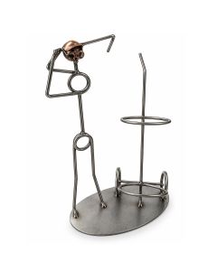 Metalen sculptuur van een golfer in slaghouding met flessenhouder. Geschikt voor flessen met ca. 7,2 cm diameter. Hoogte ca. 27,5 cm. Origineel cadeau voor golfers.