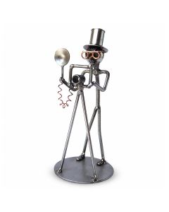 Wired Line Fotograaf metalen draadsculptuur met camera, lens, statief, flitslamp, hoge hoed en koperkleurige bril. Ca. 17 cm hoog.