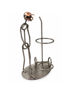 Metalen sculptuur van een golfer met golftrolley en flessenhouder. Geschikt voor flessen tot ca. Ø 7,2 cm. Hoogte ca. 27 cm. Origineel golfcadeau.