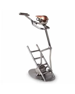Wired Line Schilder metalen draadsculptuur met ladder, verfroller, verfemmer en koperkleurige pet. Ca. 18 cm hoog. Origineel cadeau voor schilder.