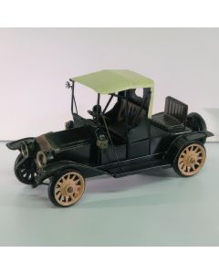 Replica klassieke auto met fraaie details en handgemaakte uitstraling. Decoratief model van ca. 255 x 105 x 135 mm voor autoliefhebbers en verzamelaars.