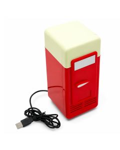 USB koelkast voor 1 blikje frisdrank. Compacte mini blikjeskoeler voor bureau, kantoor of gaming setup. Plug & Play en gevoed via USB.