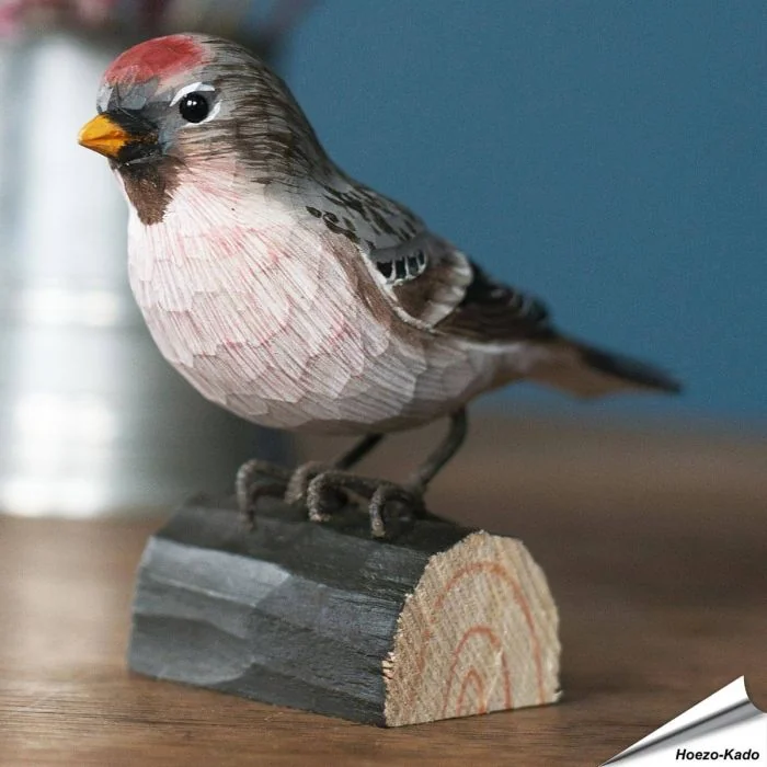Grote barmsijs (Acanthis flammea) - Decobird van Wildlife Garden - Koop online op Hoezo-Kado