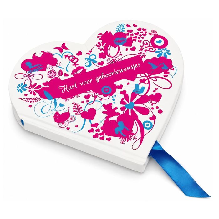 Hartvormig gastenboek voor de geboorte waarin kraamvisite persoonlijke wensen en boodschappen voor de baby schrijft. Mooi blijvend kraamcadeau en aandenken.
