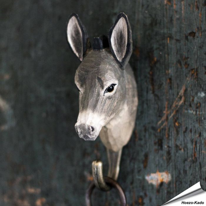 Kledinghaak - Ezel ✔️ Hoogwaardig hout en met de hand beschilderd ✔️ Handgemaakt, milieuvriendelijk ✔️ Maximaal draagvermogen: 10 kg ➤ Bestel op Hoezo-Kado