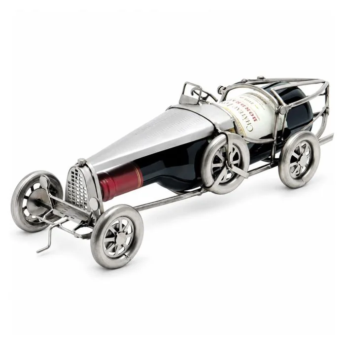 Metalen flessenhouder in de vorm van een klassieke Franse raceauto met spaakwielen en open cockpit. 43 x 13 x 14 cm. Origineel wijncadeau.