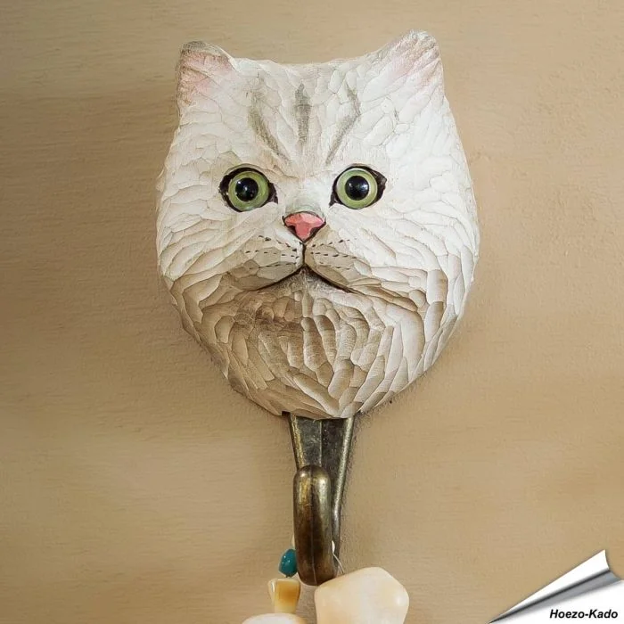 Kledinghaak van Wildlife Garden met een Perzische kat ✔️ Ambachtelijk uit hout gesneden ✔️ Origineel en decoratief cadeau ➤ Bestel nu op www.hoezo-kado.nl