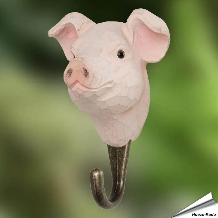 Handgesneden Kledinghaak Varken van Wildlife Garden met roze varkenskop en metalen haak voor kleding, tassen en accessoires.