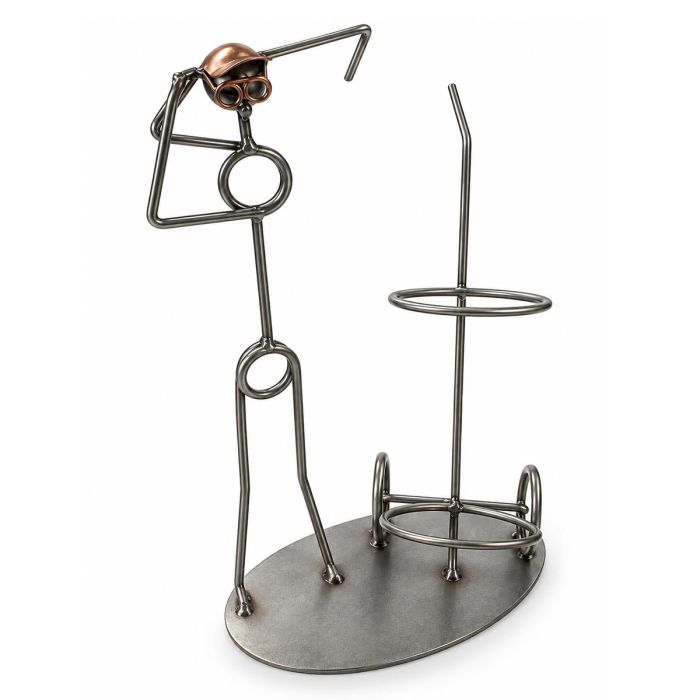 Metalen sculptuur van een golfer in slaghouding met flessenhouder. Geschikt voor flessen met ca. 7,2 cm diameter. Hoogte ca. 27,5 cm. Origineel cadeau voor golfers.