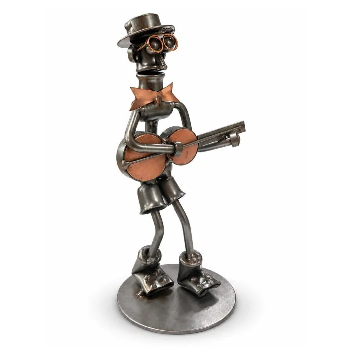 Metalen sculptuur van een gitarist met gitaar, hoge hoed en koperkleurige accenten. 19 cm hoog en een persoonlijk cadeau voor iedere gitarist.