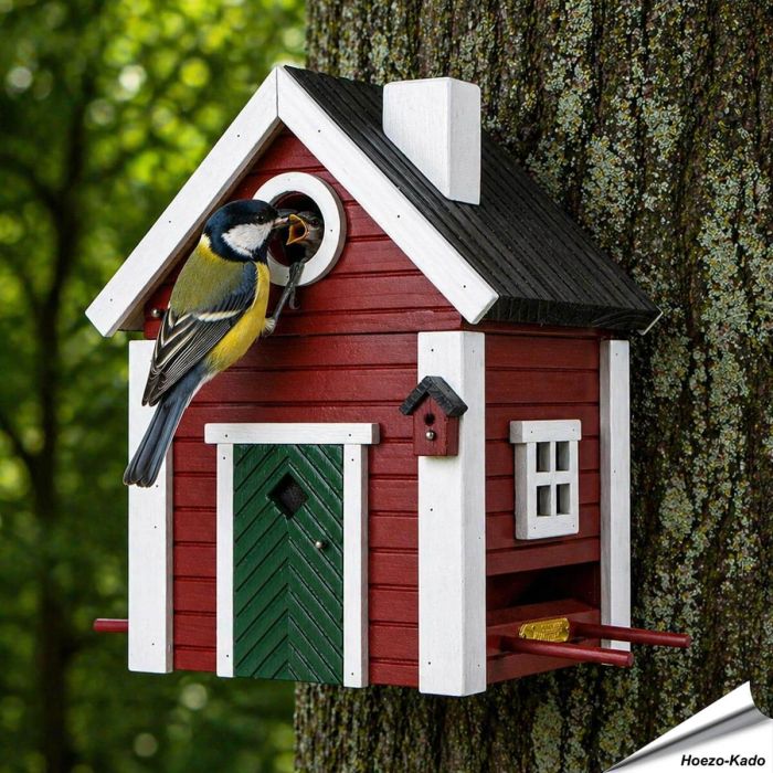 Multiholk Torp van Wildlife Garden ✔️ Nestkast en voederhuis in 1 ✔️ Voor kleine tuinvogels ✔️ Geïnspireerd op Scandinavische architectuur ➤ Hoezo-Kado