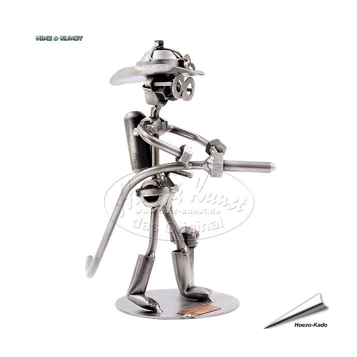 Hinz & Kunst brandweerman sculptuur met spuit – metalen beeldje