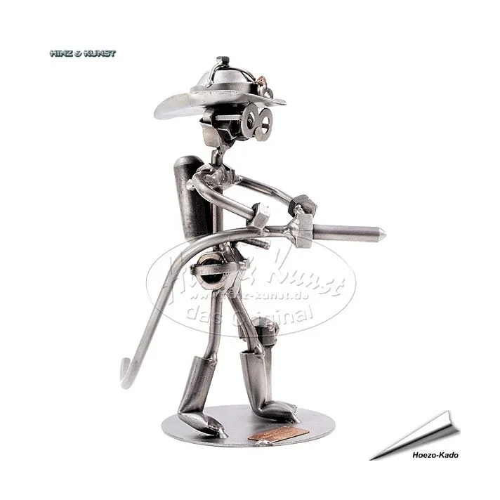 Hinz & Kunst brandweerman sculptuur met spuit – metalen beeldje