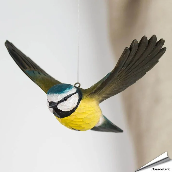 DecoBird - Vliegende Pimpelmees | Houtgesneden vogel