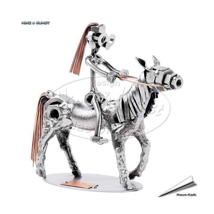 Hinz en Kunst sculptuur - Meisje op pony