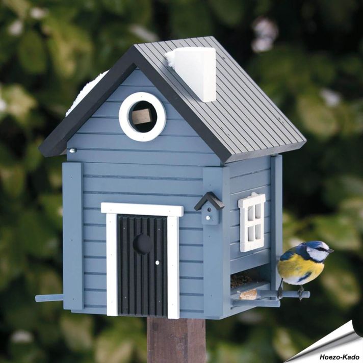 Multiholk Blatt Hus - voederhuis en nestkast in blauwe houtkleur, hier als voederhuis - Hoezo-Kado
