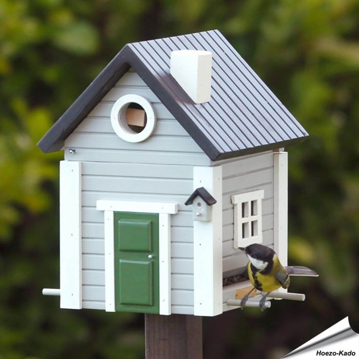 Multiholk Gratt Hus - voederhuis en nestkast in grijze houtkleur, hier als voederhuis - Hoezo-Kado